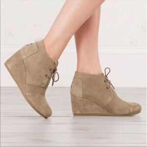 TOMS Desert Taupe Wedge Ankle Booties Shoes Suede Leather‎ Women's Size 8.5